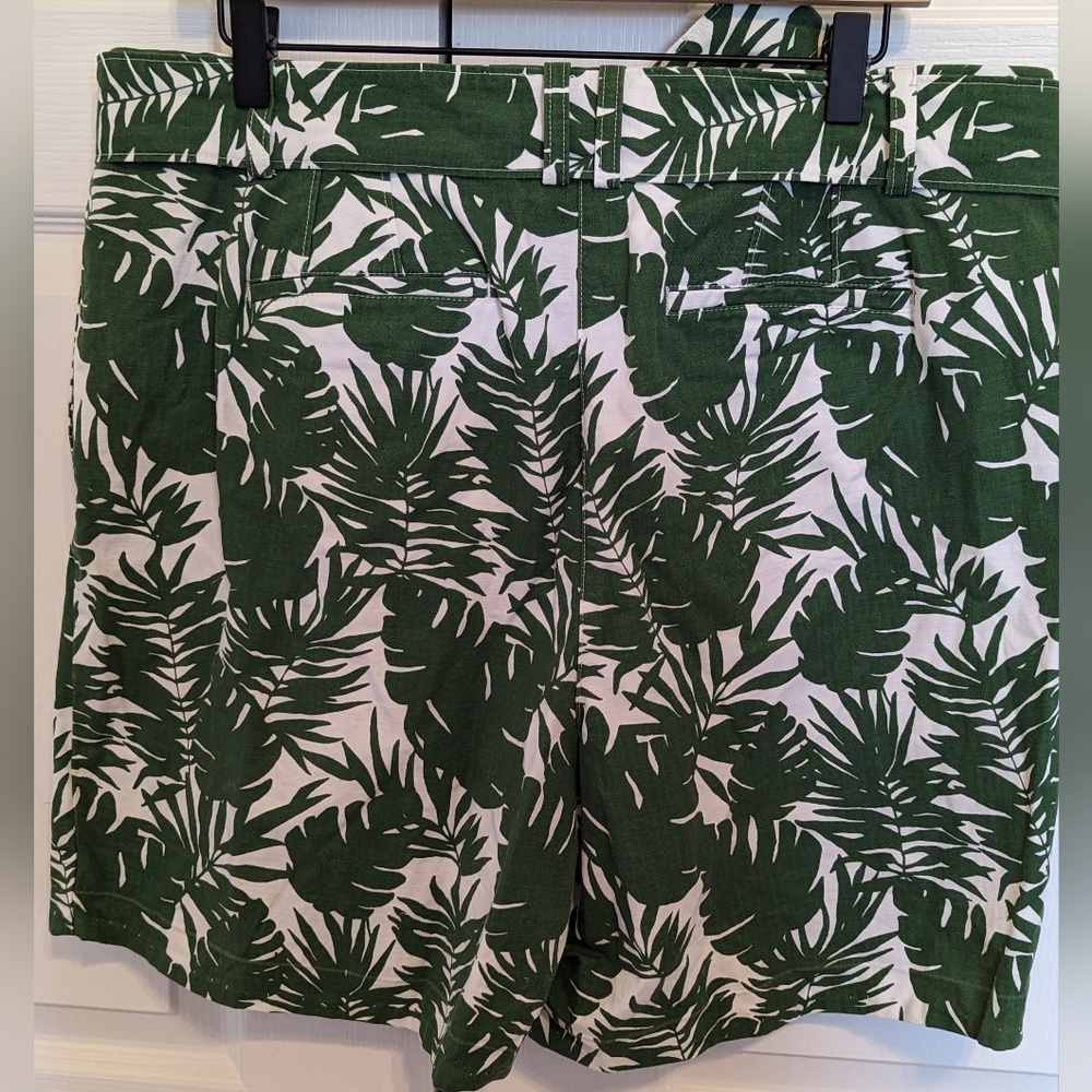 Talbot’s Palm Tree Shorts - Picture 2 of 4